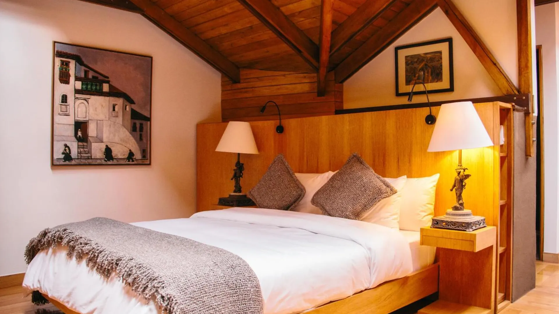 Casa Santa Clara - Colonial Design Lofts Apartment Quito Ecuador