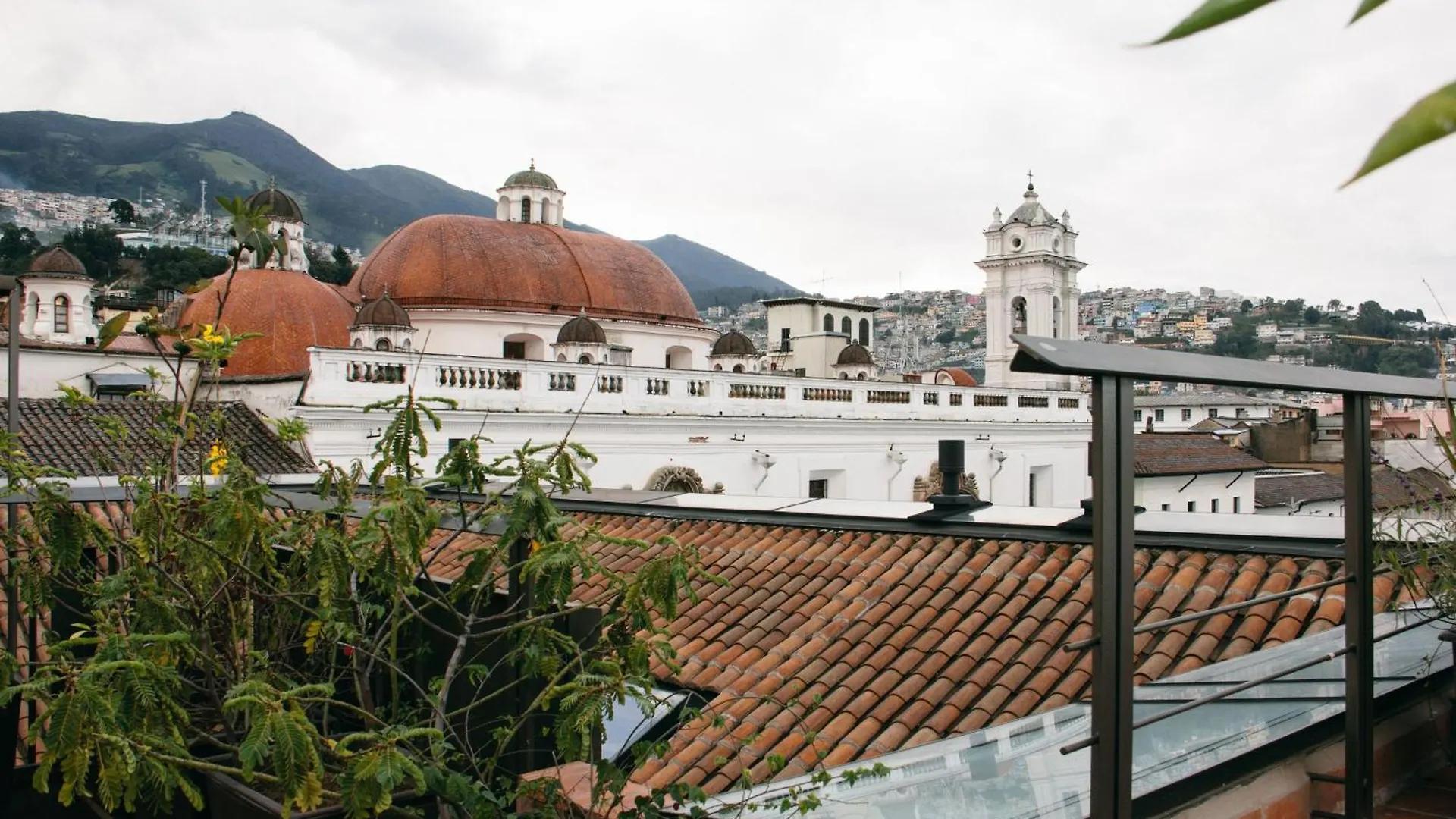 Casa Santa Clara - Colonial Design Lofts Apartment Quito